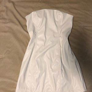 White Solid Zipper Back Tube Dress